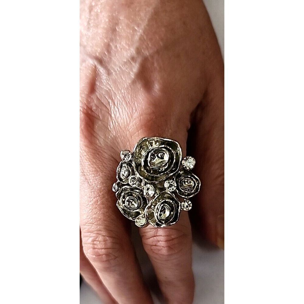 Roses Rhinestones Adjustable‎ Silver Ring - Picture 10 of 11